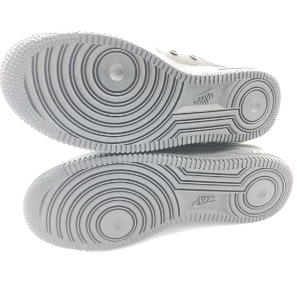 Nike Air Force 1 | Size 12 - Picture 9 of 14
